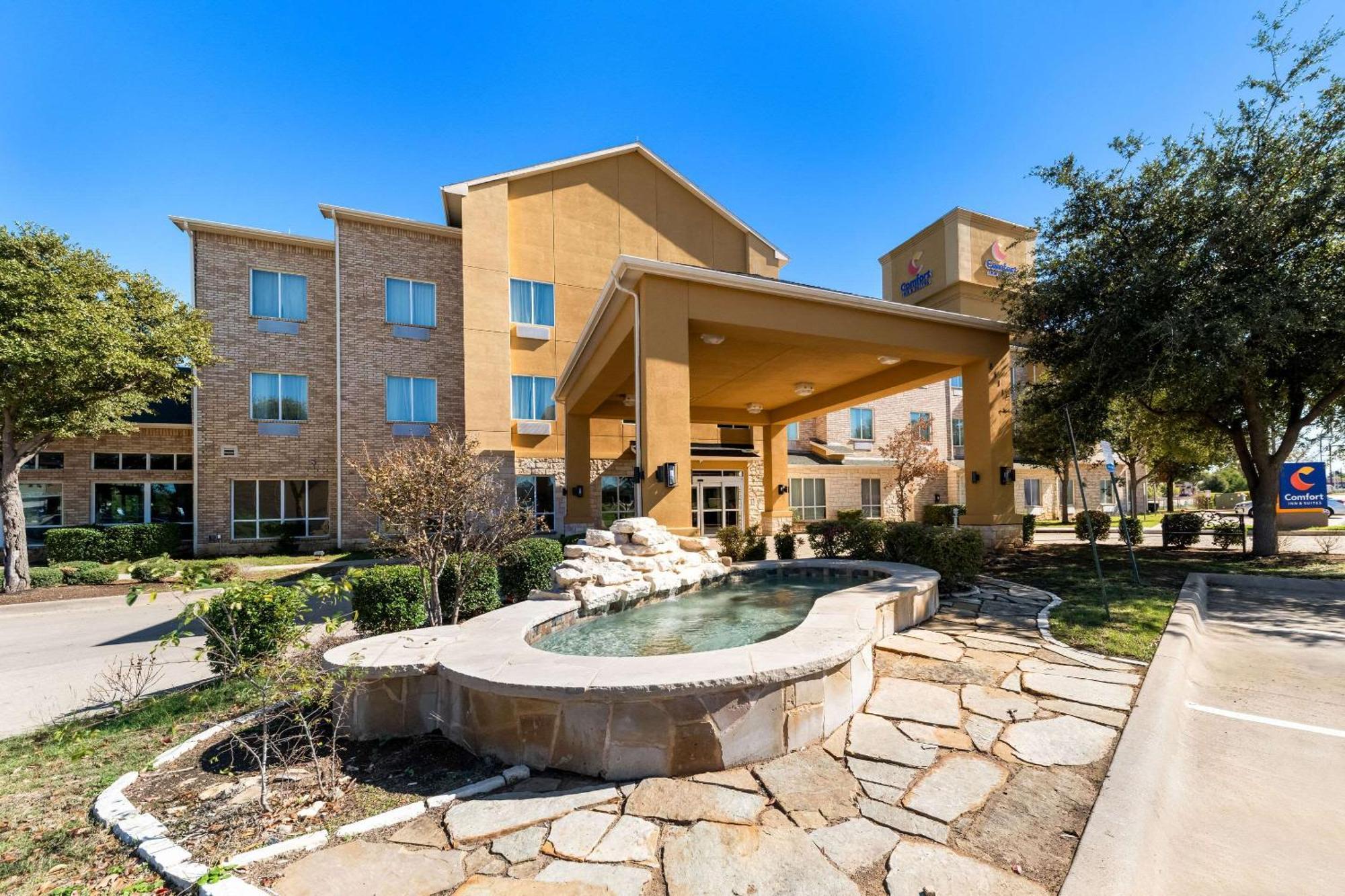 Comfort & Near Lake Lewisville Hotel 3*