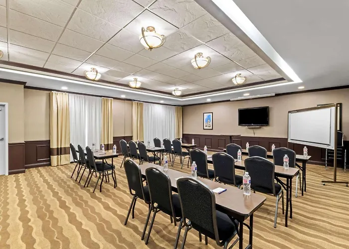 Comfort Inn & Suites Near Lake Lewisville