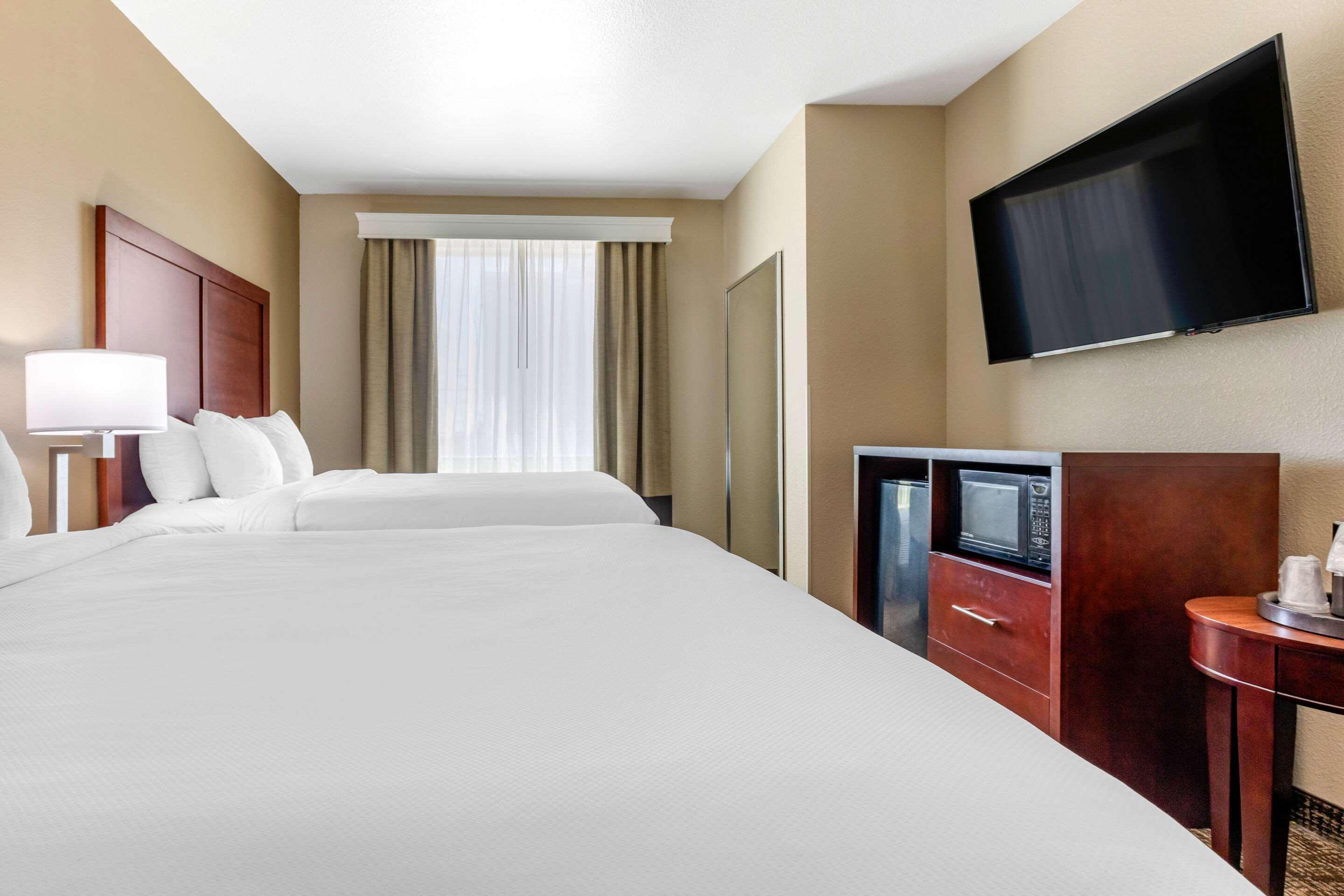 Hotel Comfort & Near Lewisville 3*