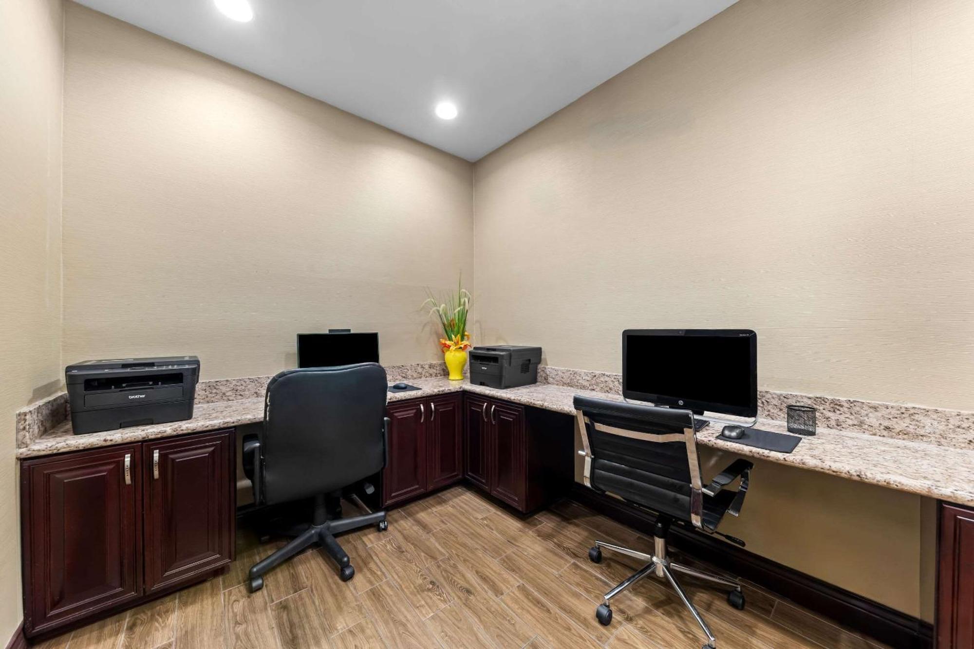 Hotel Comfort & Near Lake Lewisville